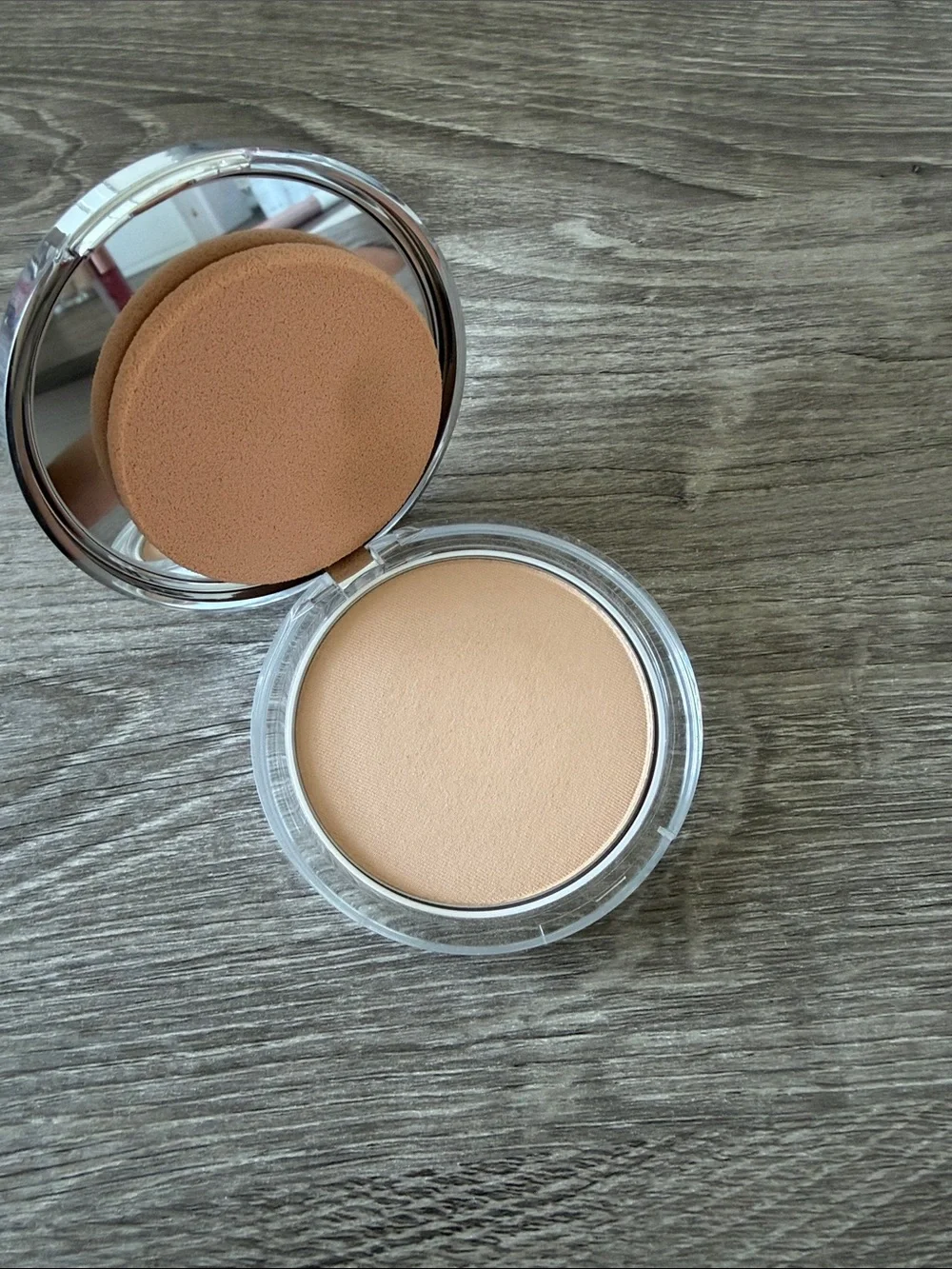 Clinique stay matte sheer pressed powder 02 stay neutral
